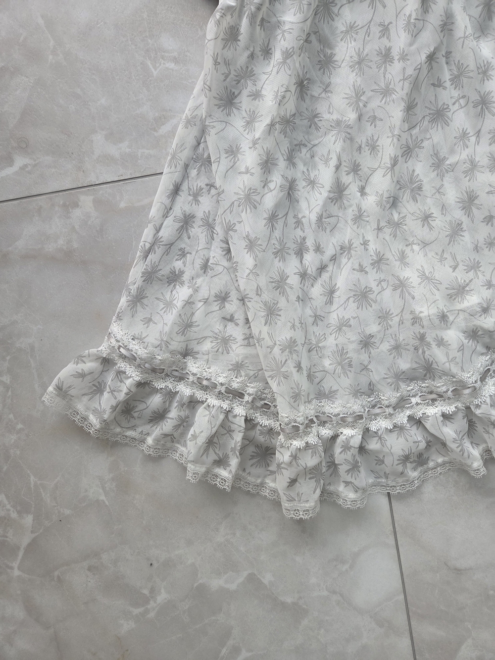 La SENZA White Floral Lace-Trim Chemise - Picture 3 of 5